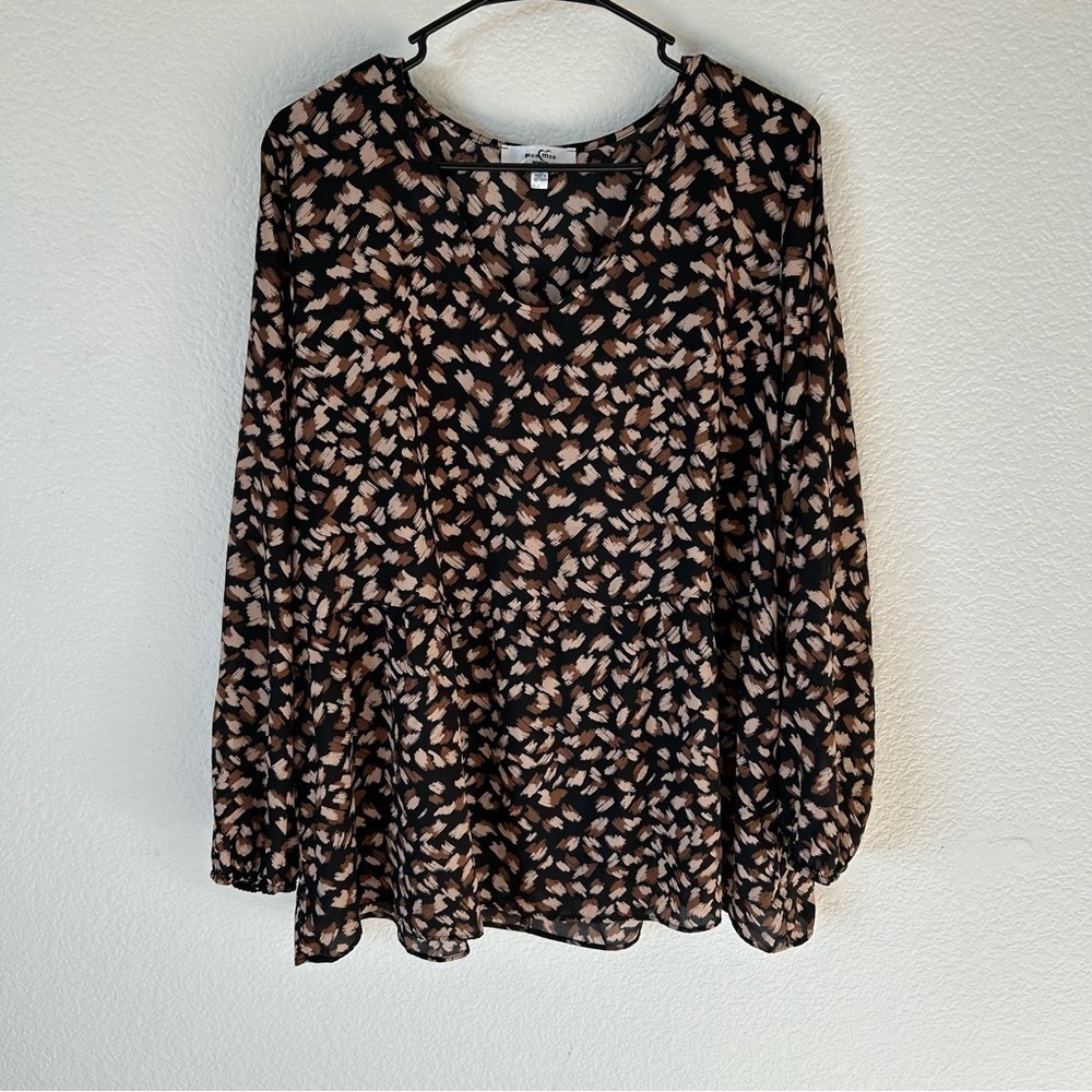 Moa Moa Woman’s 1X Black and Tan Patterned Flowy Lightweight Sheer Blouse